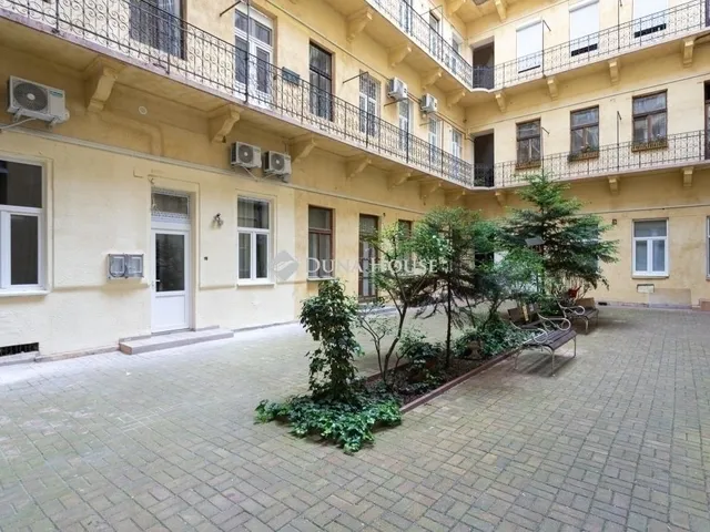 Eladó lakás Budapest VI. kerület, Nagykörúton kívüli terület 35 nm