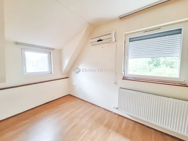 Eladó ház Budapest XVI. kerület, Kisszentmihály 208 nm