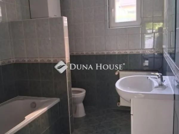 Eladó ház Budapest XVI. kerület, Kisszentmihály 208 nm