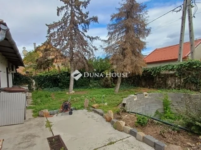 Eladó ház Budapest XV. kerület 180 nm