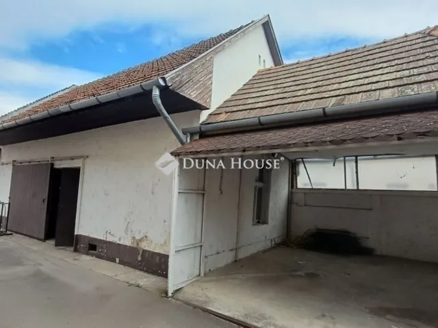 Eladó ház Budapest XV. kerület 180 nm
