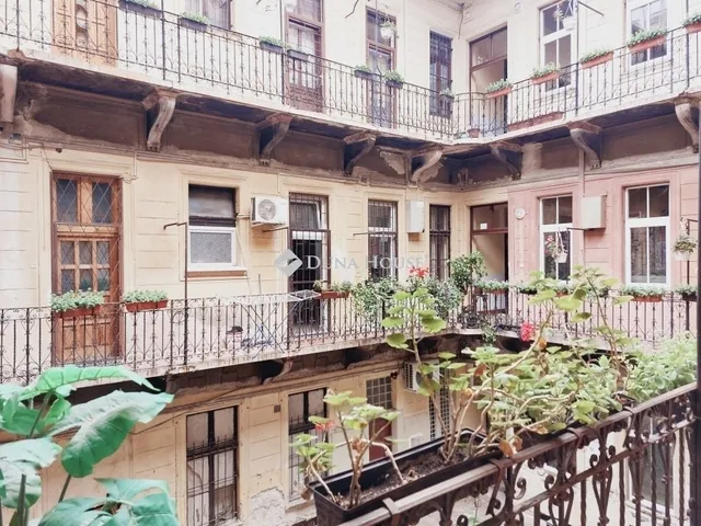 Eladó lakás Budapest VIII. kerület, Corvin negyed 35 nm