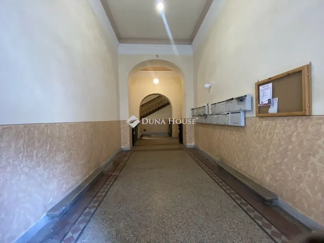 Eladó kereskedelmi és ipari ingatlan Budapest VI. kerület 252 nm