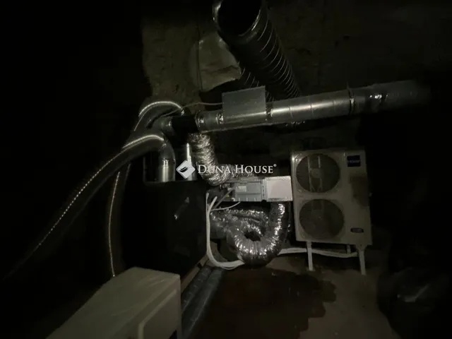 Eladó kereskedelmi és ipari ingatlan Budapest VI. kerület 252 nm