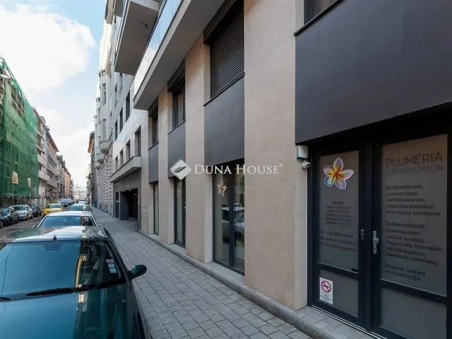 Eladó kereskedelmi és ipari ingatlan Budapest VI. kerület, Nagykörúton kívüli terület 31 nm