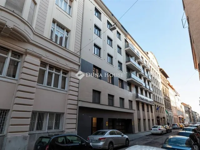 Eladó kereskedelmi és ipari ingatlan Budapest VI. kerület, Nagykörúton kívüli terület 31 nm