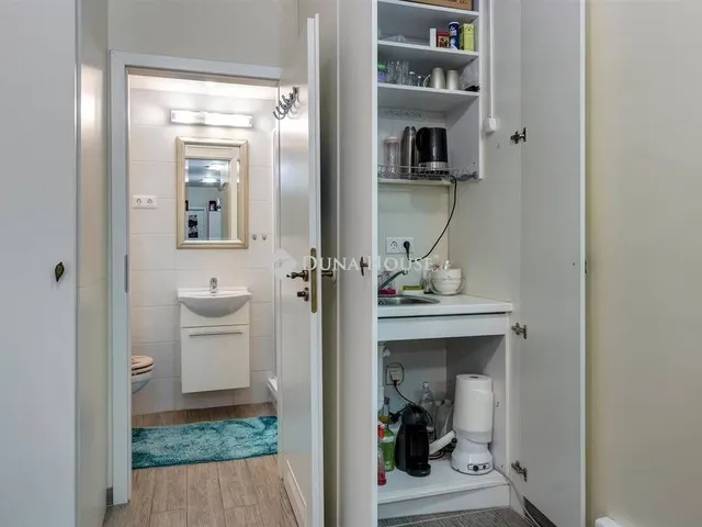 Eladó kereskedelmi és ipari ingatlan Budapest VI. kerület, Nagykörúton kívüli terület 31 nm