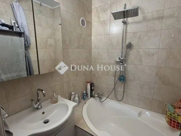 Eladó lakás Budapest III. kerület 52 nm