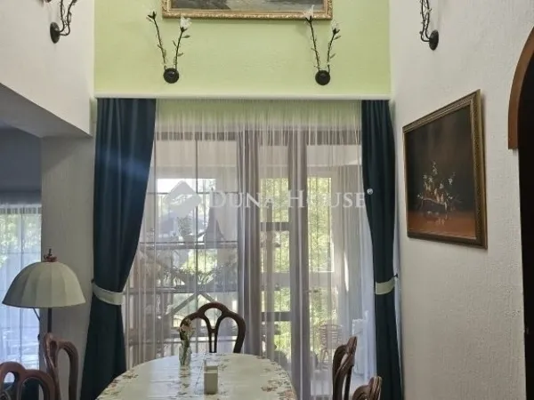 Eladó ház Budapest XVI. kerület, Rákosszentmihály 320 nm