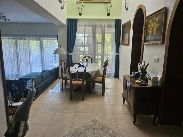 Eladó ház Budapest XVI. kerület, Rákosszentmihály 320 nm