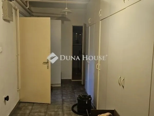 Eladó ház Budapest XVI. kerület, Rákosszentmihály 320 nm