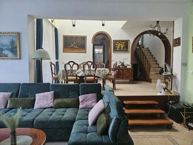 Eladó ház Budapest XVI. kerület, Rákosszentmihály 320 nm