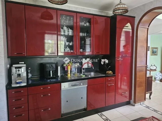 Eladó ház Budapest XVI. kerület, Rákosszentmihály 320 nm