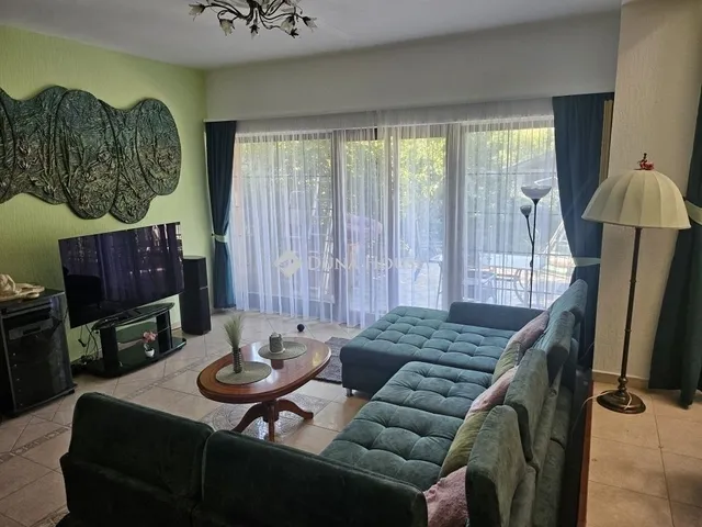 Eladó ház Budapest XVI. kerület, Rákosszentmihály 320 nm