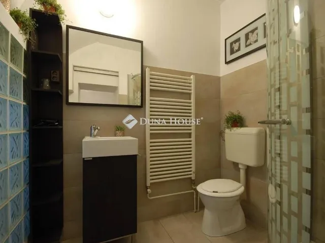 Eladó lakás Budapest VI. kerület, Nagykörúton belüli terület 46 nm