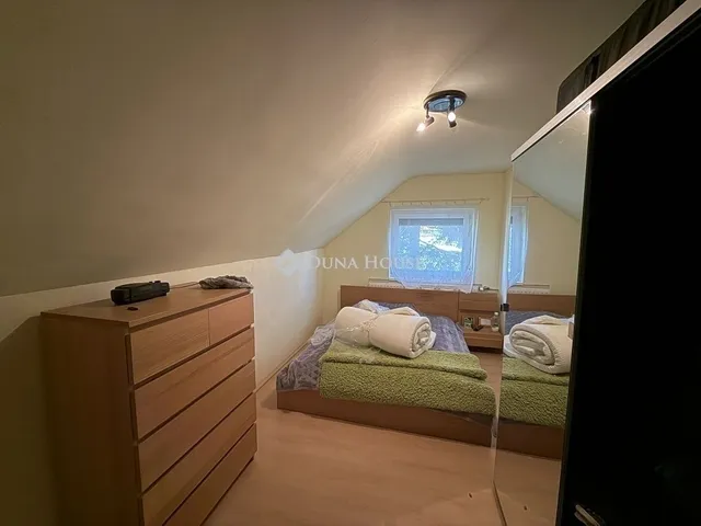 Eladó ház Dány 260 nm