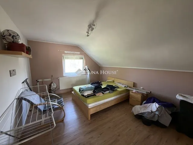 Eladó ház Dány 260 nm