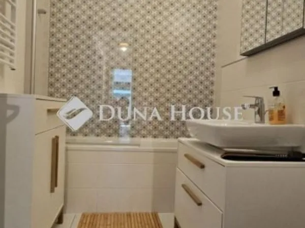 Eladó lakás Budapest III. kerület 75 nm