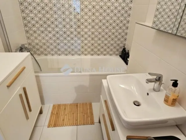 Eladó lakás Budapest III. kerület 75 nm