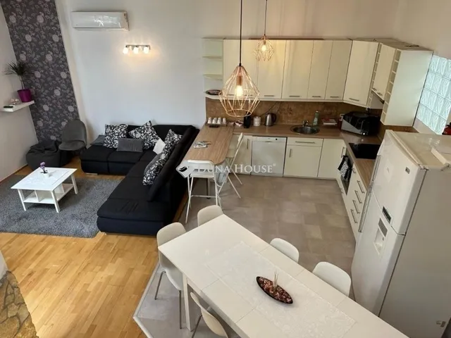 Eladó lakás Budapest VI. kerület 116 nm