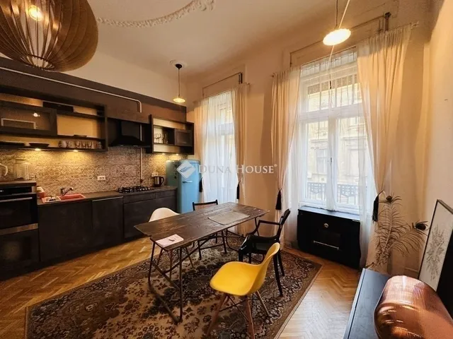 Eladó lakás Budapest VIII. kerület, Corvin negyed 73 nm