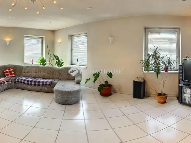 Eladó ház Budapest XVI. kerület 248 nm