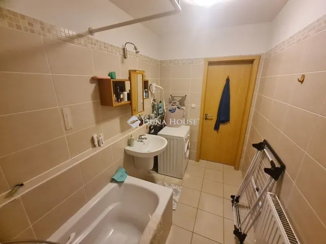 Eladó lakás Budapest VI. kerület, Nagykörúton belüli terület 72 nm