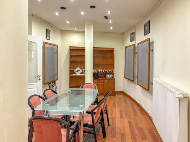 Eladó kereskedelmi és ipari ingatlan Budapest XIII. kerület 276 nm