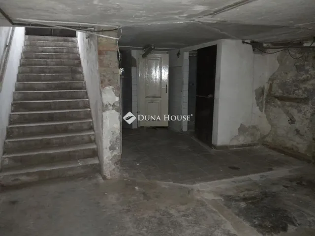 Eladó kereskedelmi és ipari ingatlan Budapest XIII. kerület 123 nm