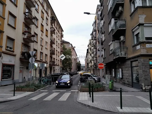 Eladó kereskedelmi és ipari ingatlan Budapest XIII. kerület 123 nm