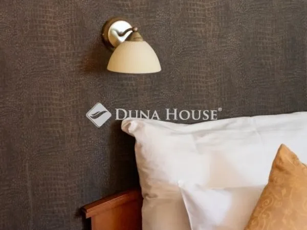 Eladó kereskedelmi és ipari ingatlan Monor 2016 nm