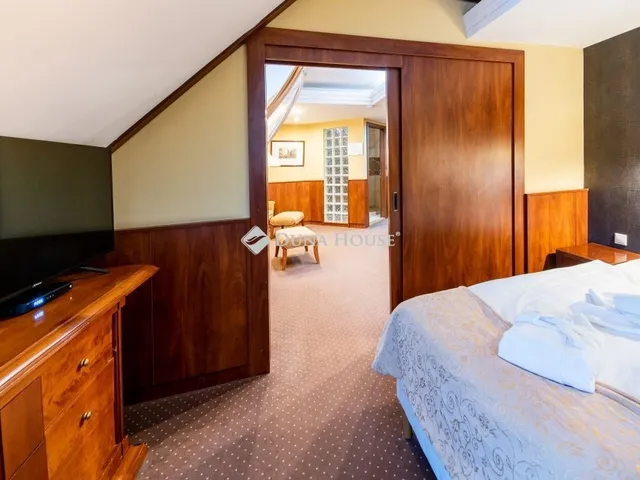 Eladó kereskedelmi és ipari ingatlan Monor 2016 nm