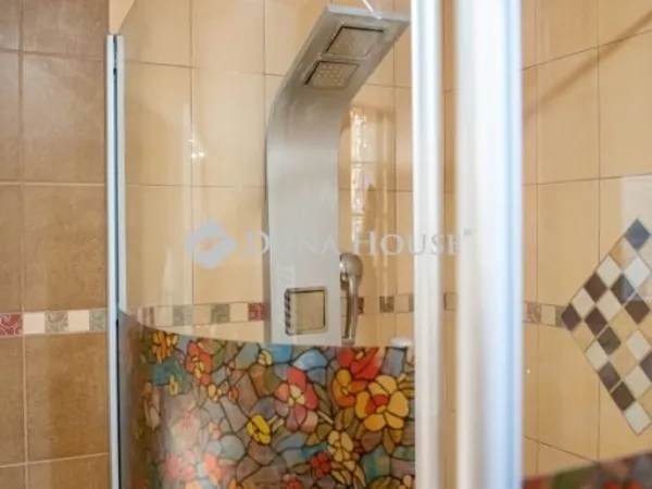 Eladó kereskedelmi és ipari ingatlan Monor 2016 nm