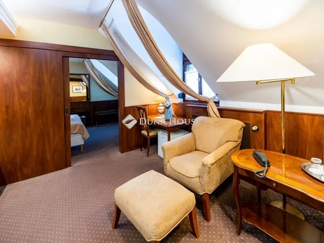 Eladó kereskedelmi és ipari ingatlan Monor 2016 nm