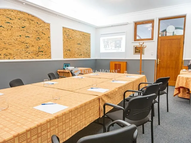 Eladó kereskedelmi és ipari ingatlan Monor 2016 nm