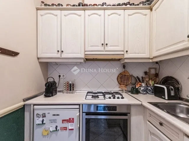 Eladó lakás Budapest VI. kerület, Nagykörúton belüli terület 80 nm