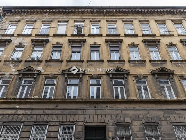 Eladó lakás Budapest VI. kerület, Nagykörúton belüli terület 80 nm