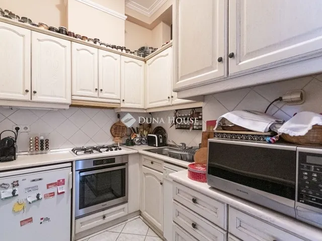 Eladó lakás Budapest VI. kerület, Nagykörúton belüli terület 80 nm