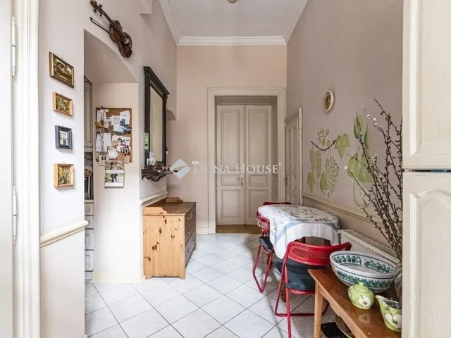 Eladó lakás Budapest VI. kerület, Nagykörúton belüli terület 80 nm