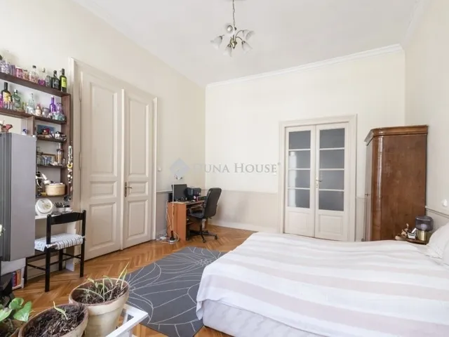 Eladó lakás Budapest VI. kerület, Nagykörúton belüli terület 80 nm
