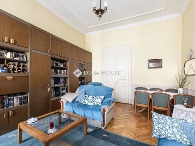 Eladó lakás Budapest VI. kerület, Nagykörúton belüli terület 80 nm