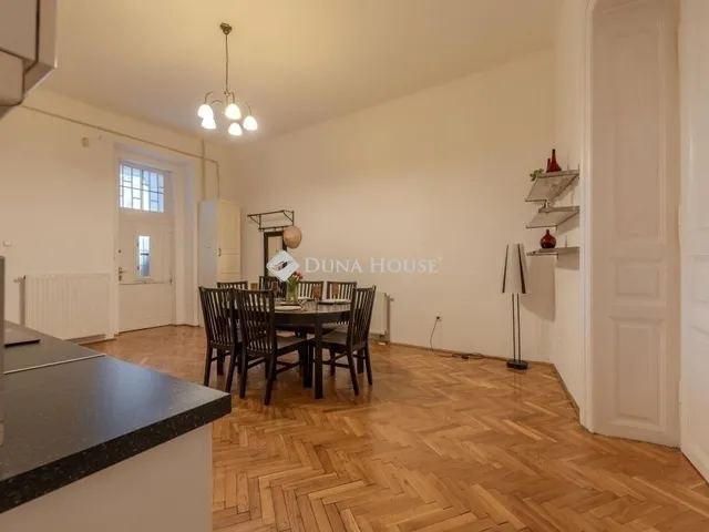 Eladó lakás Budapest VI. kerület, Nagykörúton kívüli terület 105 nm