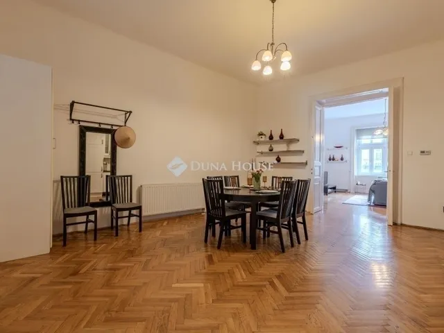 Eladó lakás Budapest VI. kerület, Nagykörúton kívüli terület 105 nm