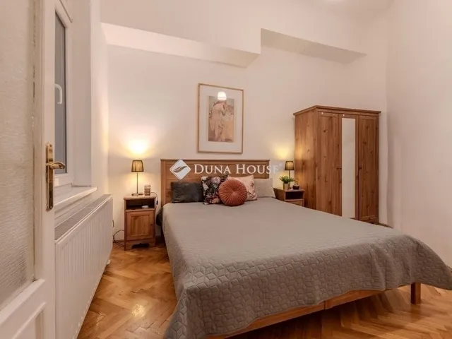 Eladó lakás Budapest VI. kerület, Nagykörúton kívüli terület 105 nm