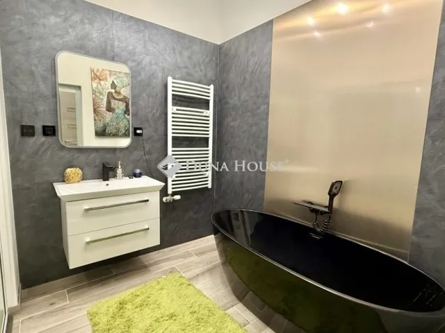 Eladó lakás Budapest VI. kerület, Nagykörúton kívüli terület 70 nm