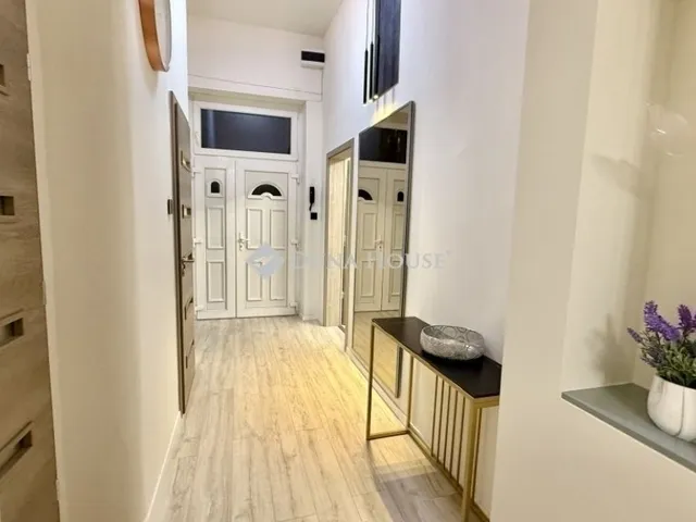 Eladó lakás Budapest VI. kerület, Nagykörúton kívüli terület 70 nm