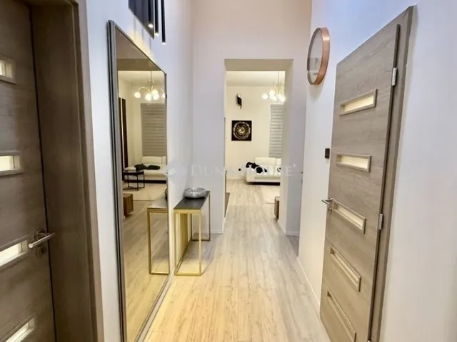 Eladó lakás Budapest VI. kerület, Nagykörúton kívüli terület 70 nm