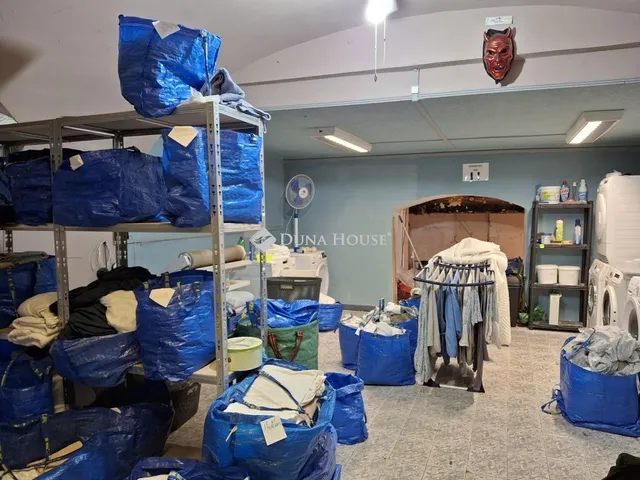 Eladó kereskedelmi és ipari ingatlan Budapest VII. kerület 52 nm