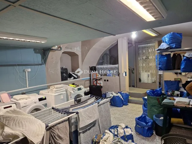 Eladó kereskedelmi és ipari ingatlan Budapest VII. kerület 52 nm