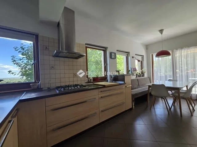 Eladó ház Diósd 163 nm